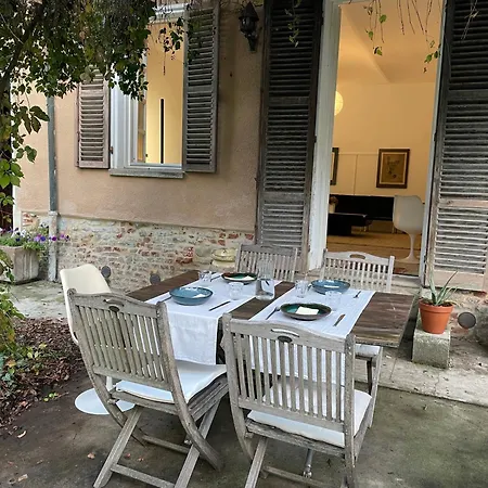 Casa 1700 *
